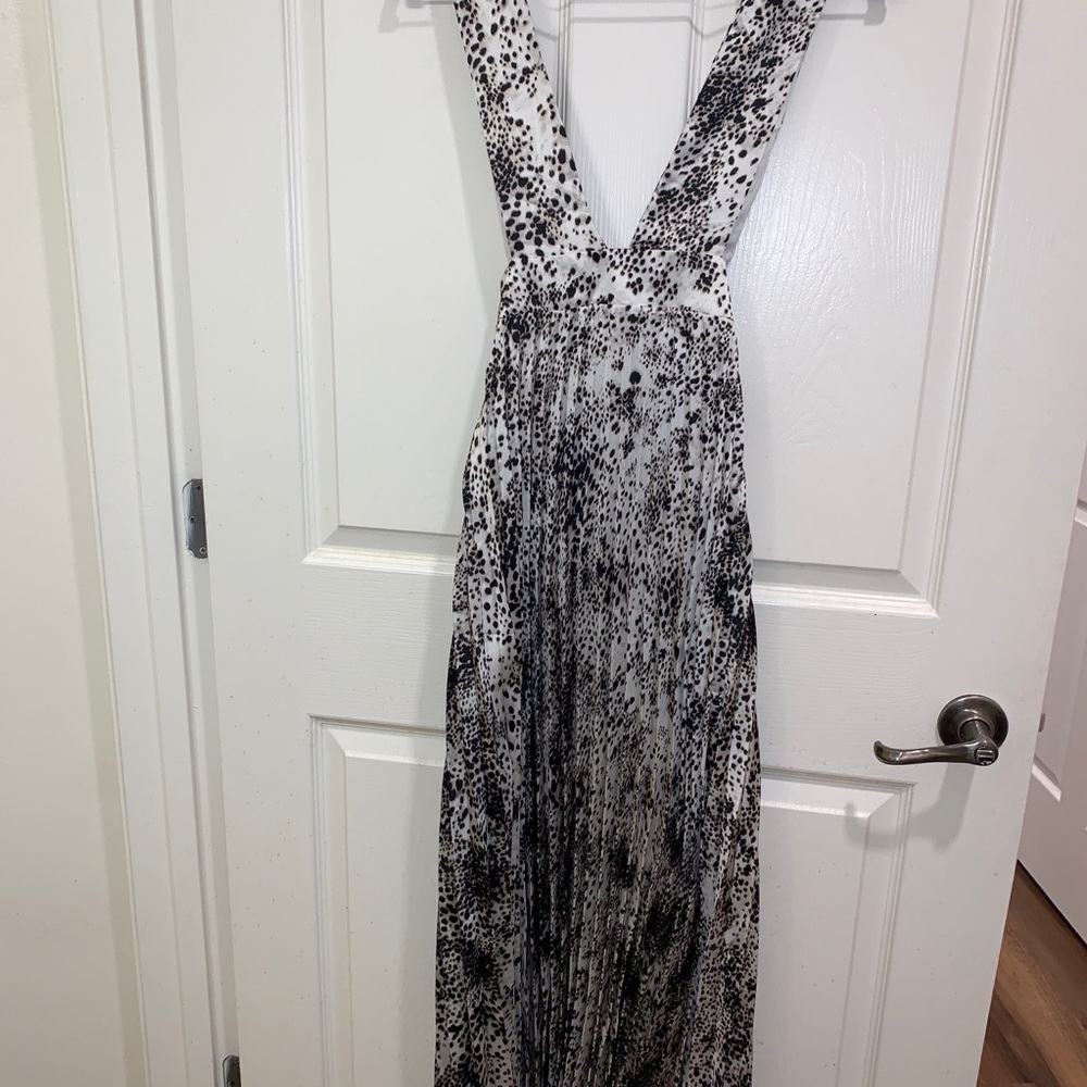 NWT Lulu’s x Lush Midi Dress - Picture 6 of 6